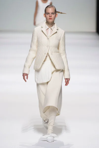 Look 1